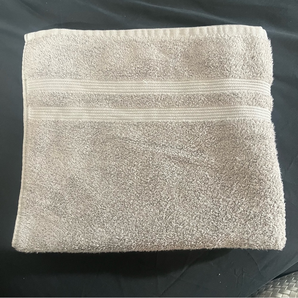 Mainstays Performance Solid Bath Towel, 54" x 30", Grey Flannel